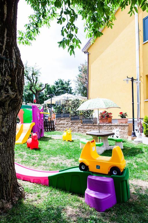 קסטל סן פייטרו טרמה Osteria Da Cesare E Locanda מראה חיצוני תמונה