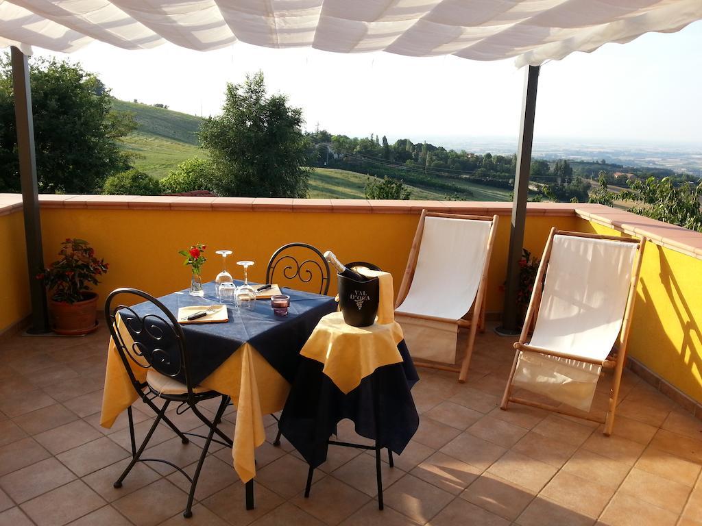 קסטל סן פייטרו טרמה Osteria Da Cesare E Locanda חדר תמונה